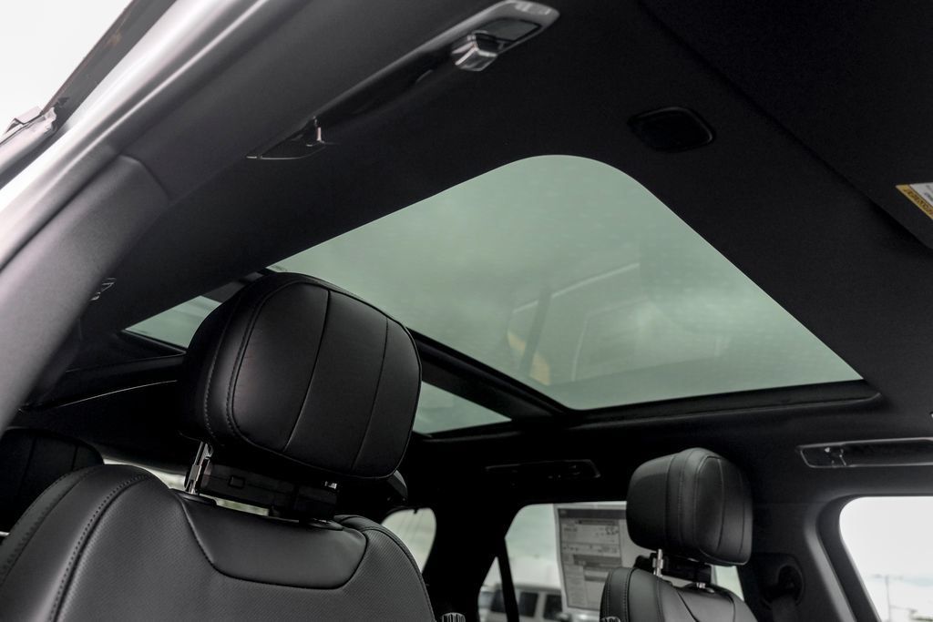 New 2027 Land Rover Range Rover Sport SE AWD/4WD image 23