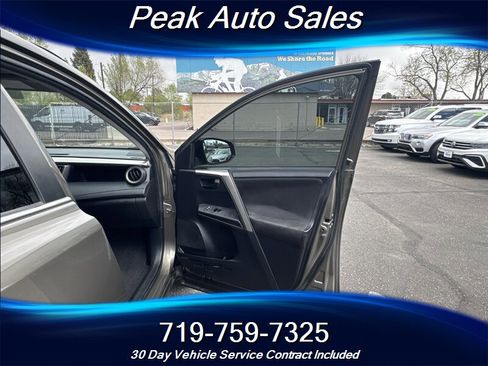 Used 2015 Toyota RAV4 LE image 27