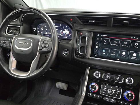 Used 2024 GMC Yukon Denali w/ Advanced Technology Package AWD/4WD image 11