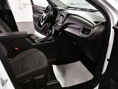 Used 2023 Chevrolet Equinox LT image 28