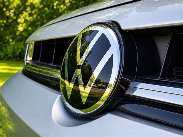 Used 2025 Volkswagen Jetta SE FWD image 7