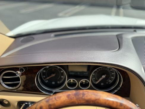 Used 2018 Bentley Flying Spur S V8 AWD/4WD image 24