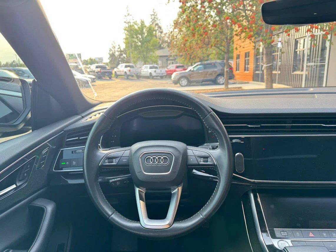 Used 2019 Audi Q8 Premium Plus w/ Premium Plus AWD/4WD image 13