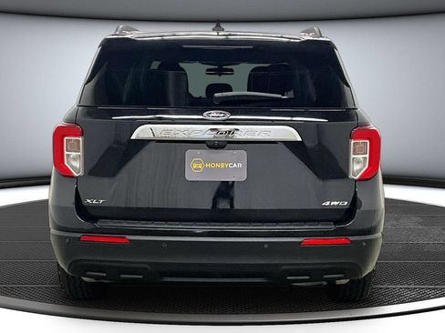 Used 2021 Ford Explorer XLT AWD/4WD image 5