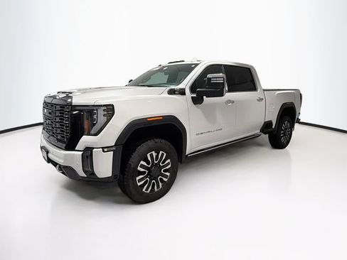 Certified 2024 GMC Sierra 2500 Denali Ultimate w/ Max Trailering Package image 3
