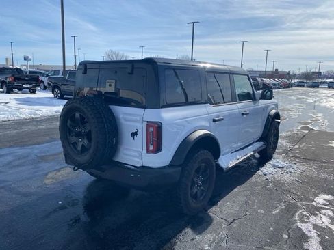 Certified 2025 Ford Bronco Outer Banks w/ Black Appearance Package image 6