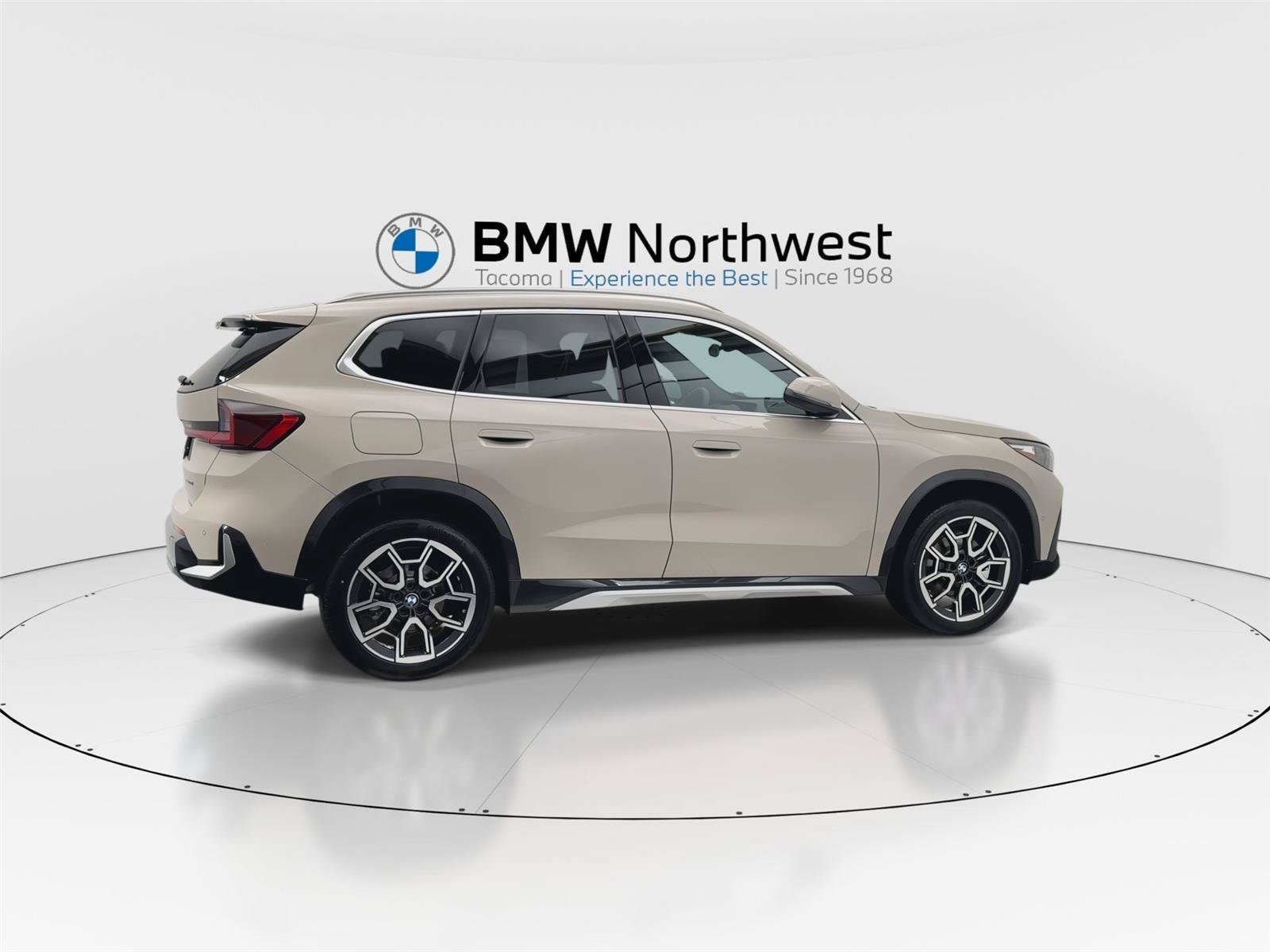 Used 2026 BMW X1 xDrive28i w/ Convenience Package AWD/4WD image 4