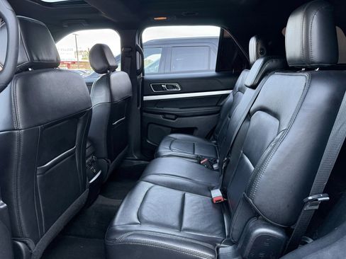 Used 2017 Ford Explorer XLT w/ Equipment Group 202A image 19
