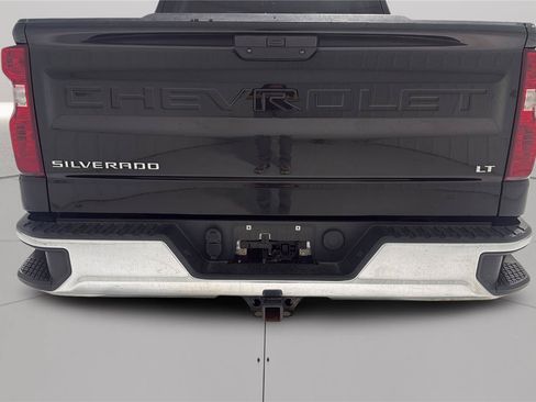 Used 2021 Chevrolet Silverado 1500 LT AWD/4WD image 5