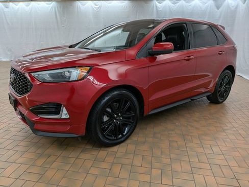 Used 2021 Ford Edge ST-Line w/ Cold Weather Package AWD/4WD image 3