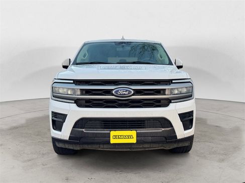 Used 2024 Ford Expedition Max XLT image 7