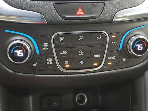 Used 2018 Chevrolet Equinox LT image 21