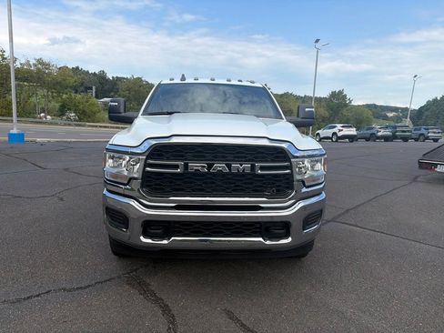 Used 2024 RAM 3500 Tradesman w/ Chrome Appearance Group AWD/4WD image 3