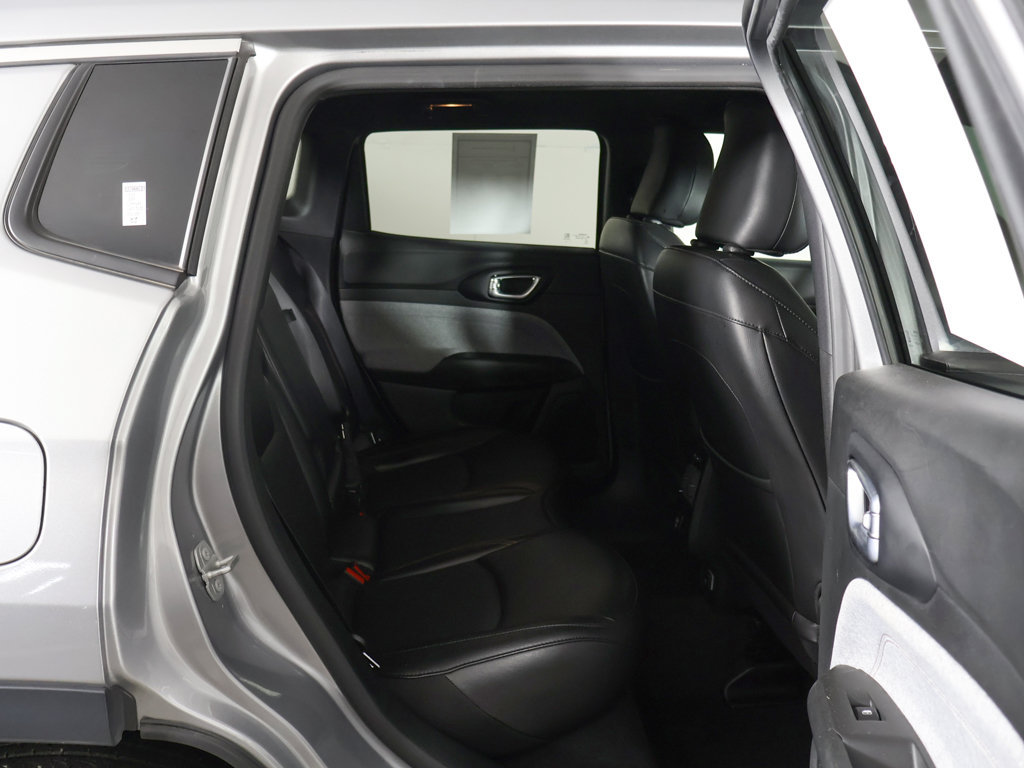 Used 2023 Jeep Compass Latitude AWD/4WD image 28