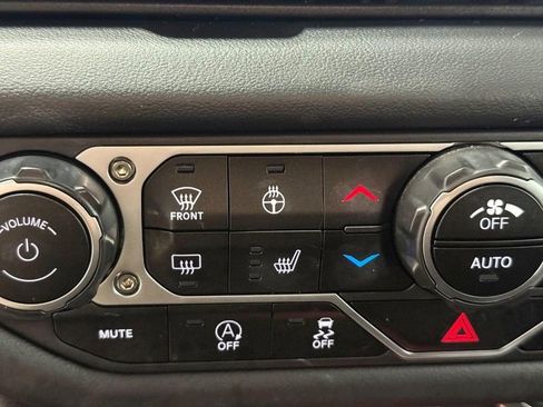 Used 2024 Jeep Wrangler Unlimited Rubicon AWD/4WD image 18