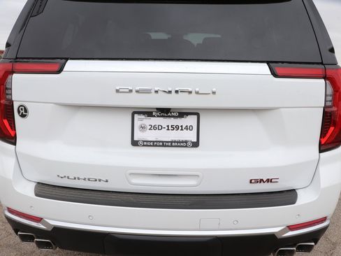 New 2026 GMC Yukon XL Denali AWD/4WD image 6