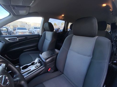 Used 2018 Nissan Pathfinder S image 22