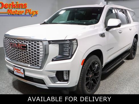 Used 2023 GMC Yukon XL Denali w/ Advanced Technology Package AWD/4WD image 1