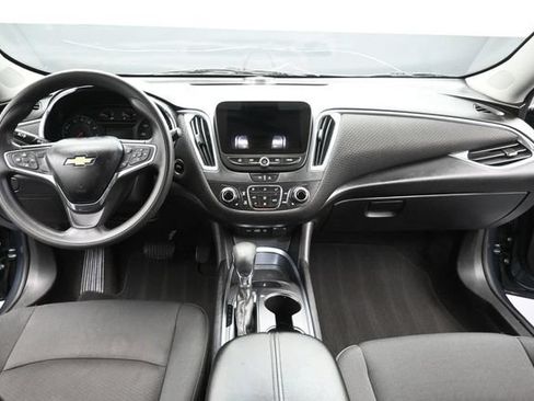 Used 2021 Chevrolet Malibu LT FWD image 10