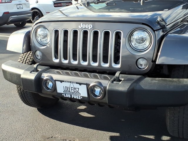 Used 2017 Jeep Wrangler Unlimited Sahara w/ Connectivity Group AWD/4WD image 30