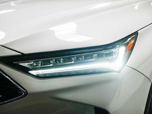 Used 2025 Acura MDX SH-AWD w/ Technology Package image 8