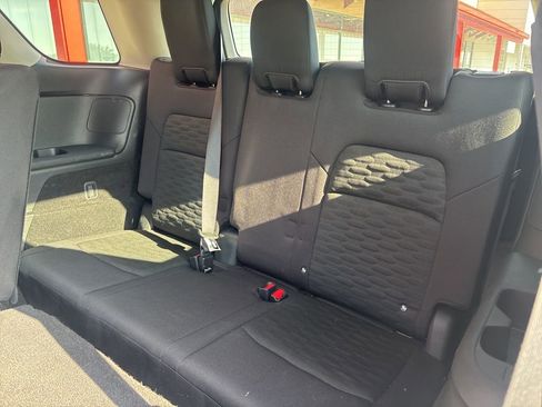 Used 2025 Nissan Pathfinder SV AWD/4WD image 11