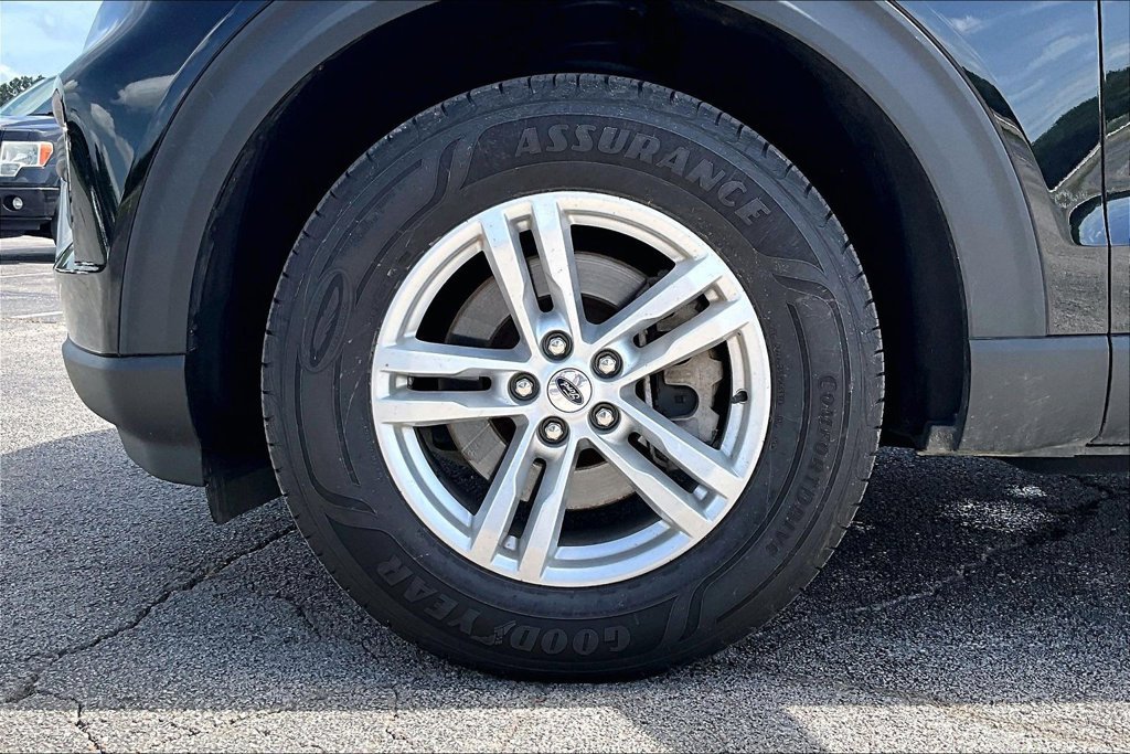 Used 2023 Ford Explorer XLT AWD/4WD image 35