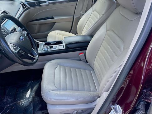 Used 2018 Ford Fusion SE w/ Fusion SE Technology Package FWD image 15