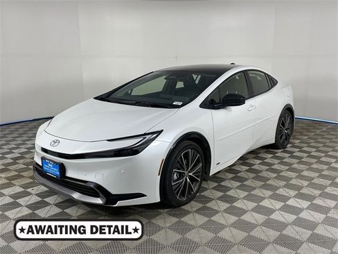 Used 2026 Toyota Prius XLE image 1