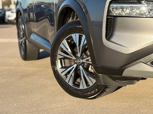 Certified 2023 Nissan Rogue SV image 6