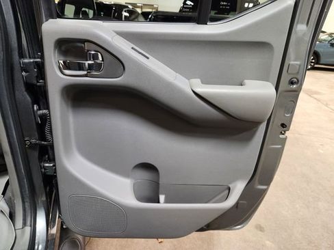 Used 2020 Nissan Frontier SV w/ Midnight Edition Floor Mats image 30