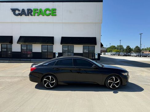 Used 2018 Honda Accord Sport image 16