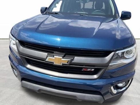 Used 2019 Chevrolet Colorado Z71 AWD/4WD image 2