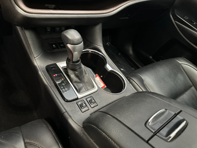 Used 2019 Toyota Highlander XLE AWD/4WD image 22
