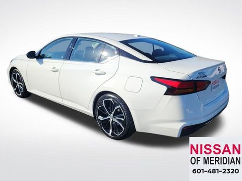 Used 2024 Nissan Altima 2.5 SR image 3