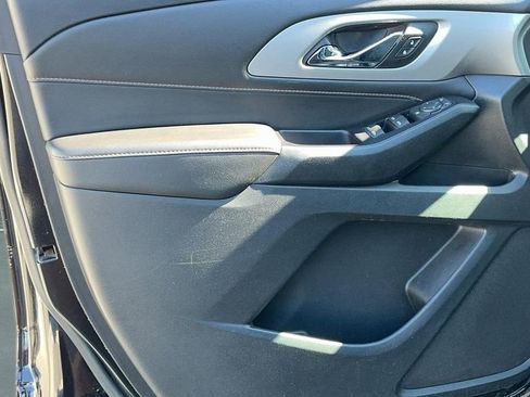 Used 2020 Chevrolet Traverse LS image 12