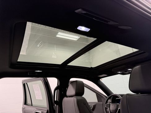 Used 2022 Chevrolet Tahoe RST w/ Luxury Package image 32