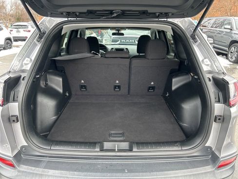 Used 2020 Jeep Cherokee Latitude image 28