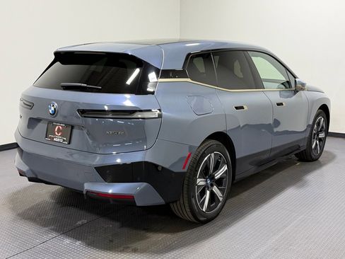 Used 2023 BMW iX xDrive50 w/ Ultimate Package 2 image 5