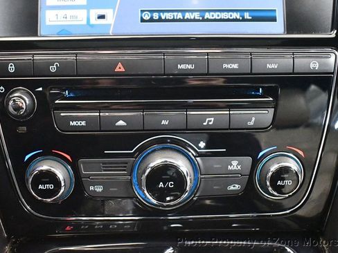 Used 2015 Jaguar XJ image 42