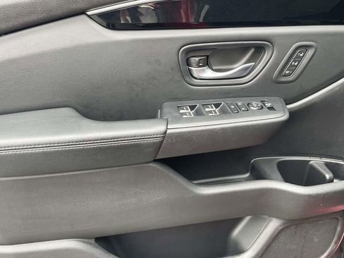 Used 2025 Honda Pilot Touring image 29