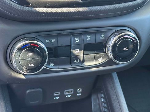 Used 2023 Chevrolet TrailBlazer LT w/ Convenience Package AWD/4WD image 29