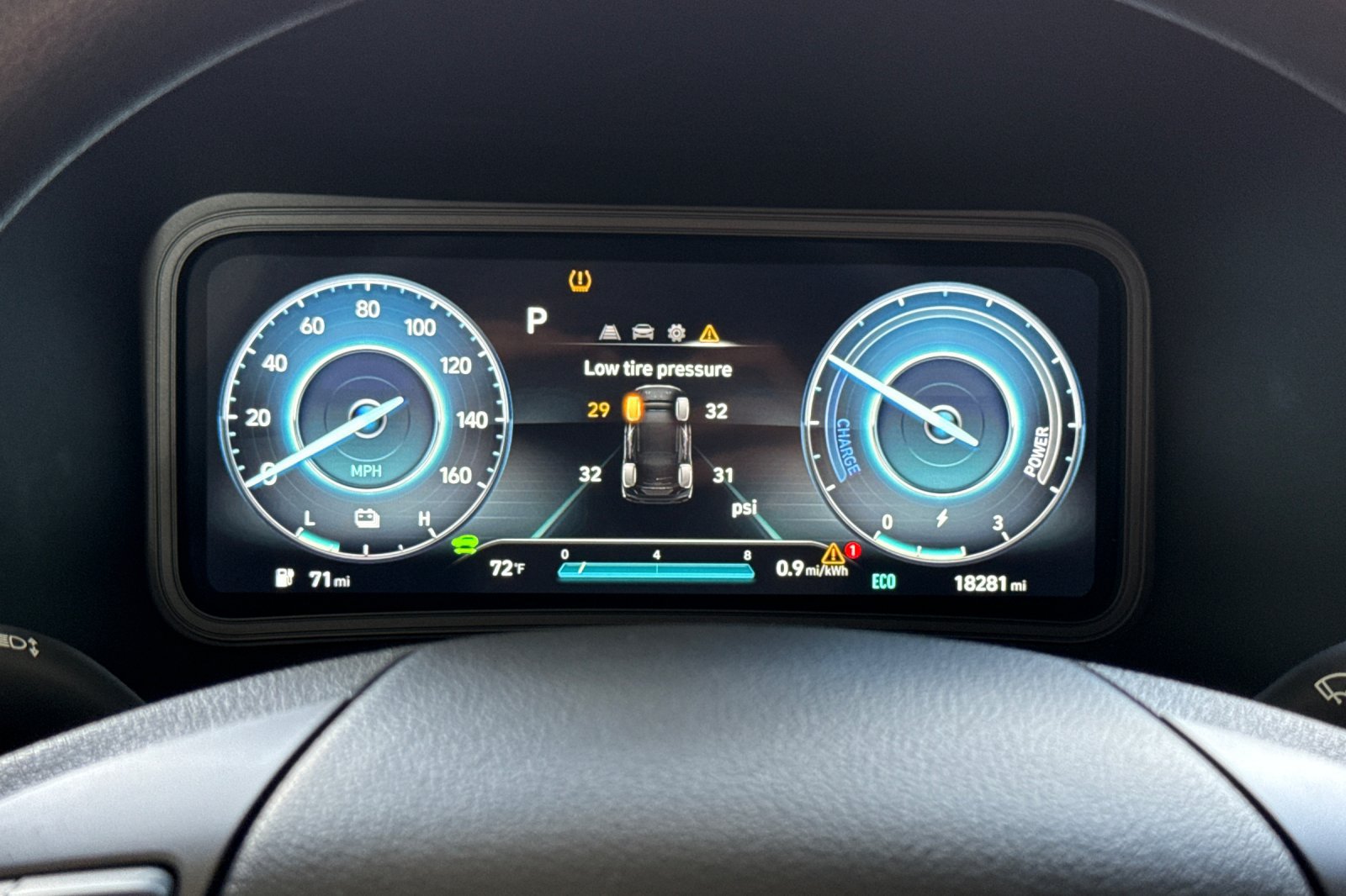 Used 2023 Hyundai Kona SE w/ Cargo Package FWD image 27
