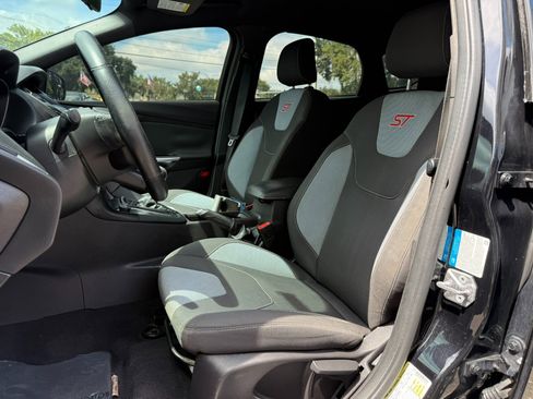 Used 2018 Ford Focus ST image 24