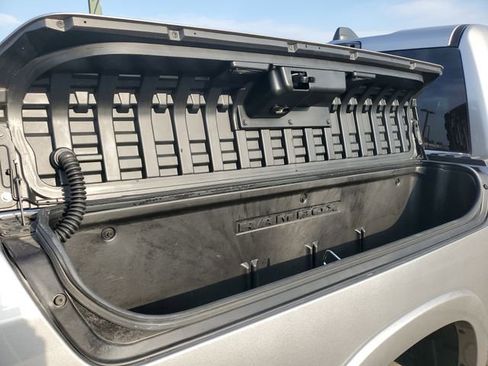 Used 2025 RAM 1500 Limited image 8