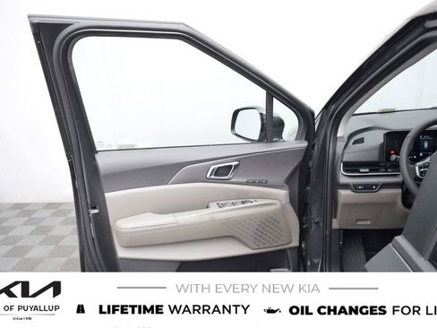 New 2026 Kia Carnival EX image 9