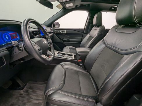 Certified 2023 Ford Explorer ST image 4
