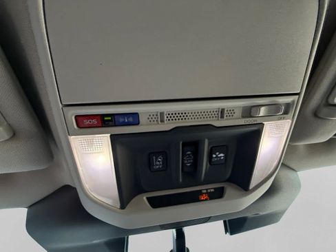 Used 2024 Subaru Forester Premium AWD/4WD image 19