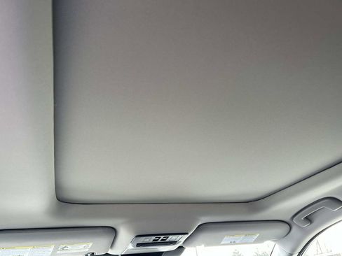 New 2026 Nissan Pathfinder SL w/ SL Premium Package AWD/4WD image 21
