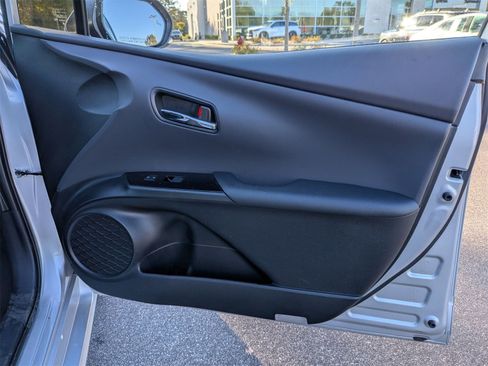 Used 2021 Toyota Prius XLE image 33
